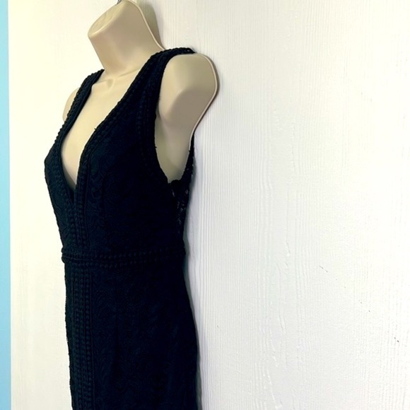 Forever 21 - Black Flat Lace Lined Deep V Neck Sleeveless Midi Dress Size Small - Picture 5 of 13